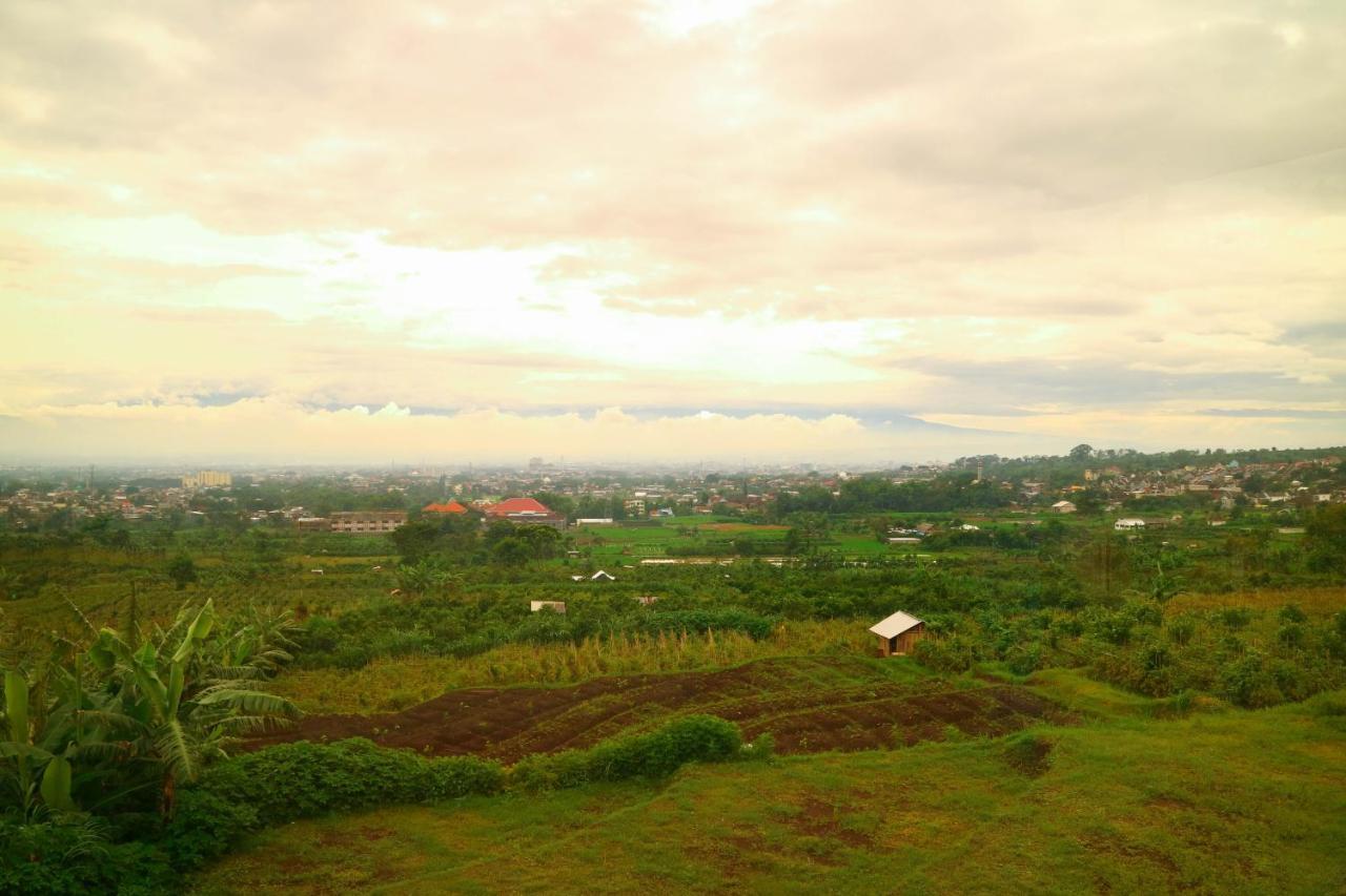 Amina Hill View Villa Malang By Ecommerceloka Экстерьер фото