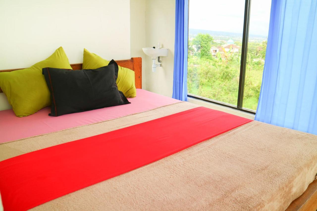 Amina Hill View Villa Malang By Ecommerceloka Экстерьер фото