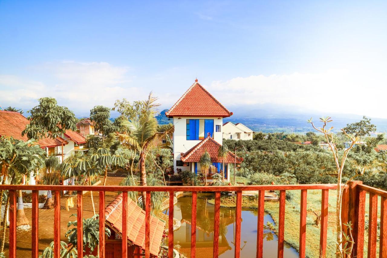 Amina Hill View Villa Malang By Ecommerceloka Экстерьер фото